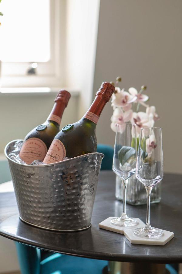 Beautiful, Modern Apartment In Hope Place Bath, 1 Bedroom Luxury City Centre Apartment With Beautiful City Views, A Stones Throw From The Royal Crescent In บาธ ภายนอก รูปภาพ