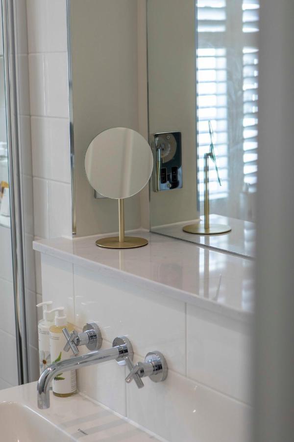 Beautiful, Modern Apartment In Hope Place Bath, 1 Bedroom Luxury City Centre Apartment With Beautiful City Views, A Stones Throw From The Royal Crescent In บาธ ภายนอก รูปภาพ
